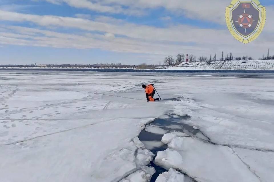 Тело молодого волгоградца ищут в Волге четвертый день