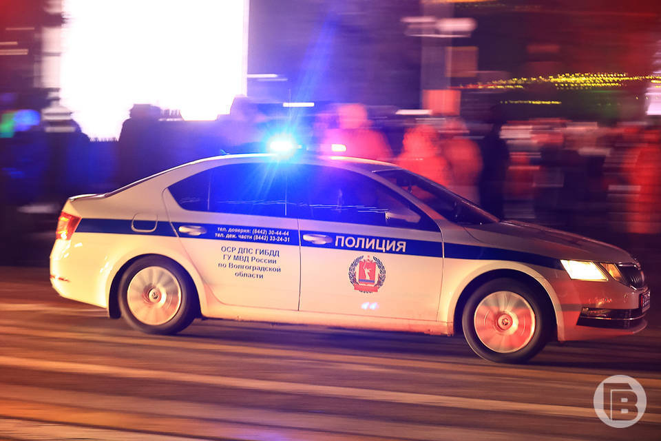Кортеж полицейских машин и скорой промчался по Волгограду