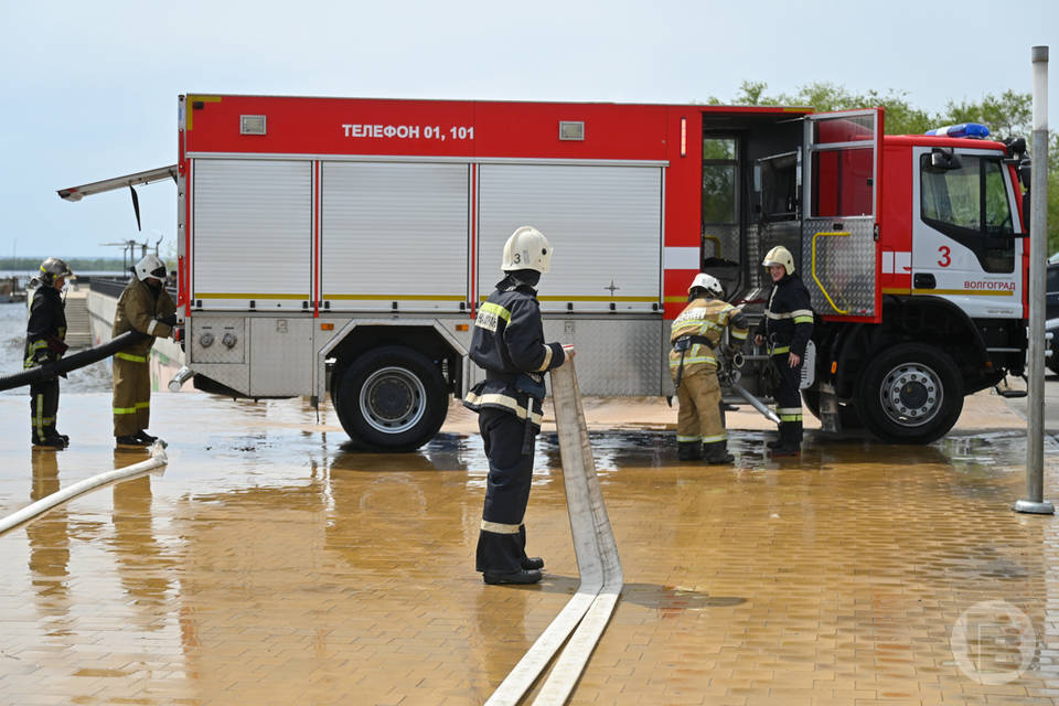 Волгоградец попал в больницу после пожара в гараже