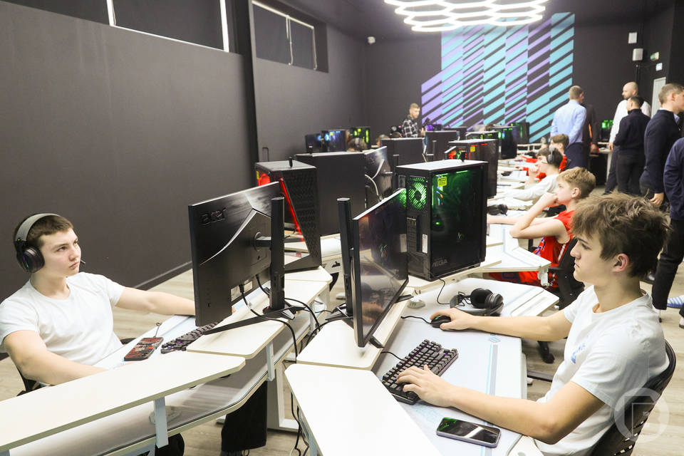 Более 6 000 студентов подали заявки на программу «МАЯКИ» Сбера и фонда «Вклад в будущее»