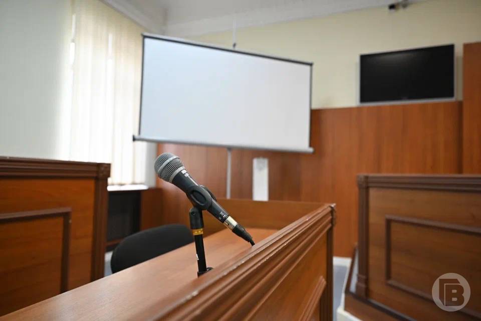 Суд Волгограда приостановил работу ИП за незаконный найм иностранца