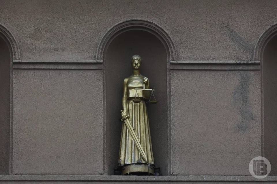 В Волгоградской области рецидивистка обворовала соседку этажом выше