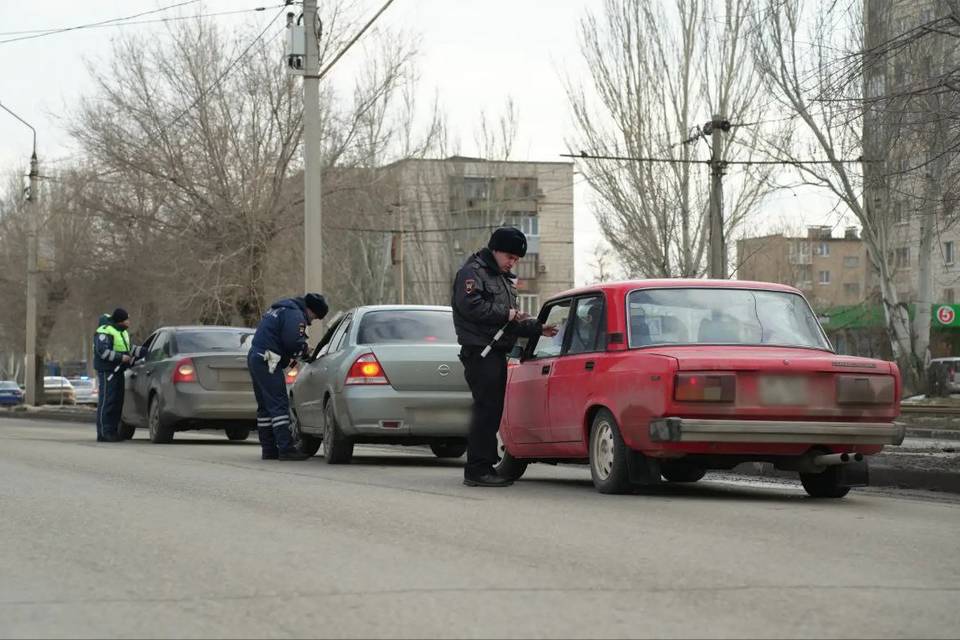 Массовые облавы на водителей прошли в Волжском