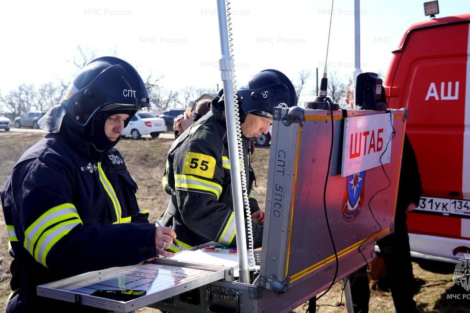 Природный пожар потушили на учениях под Волгоградом