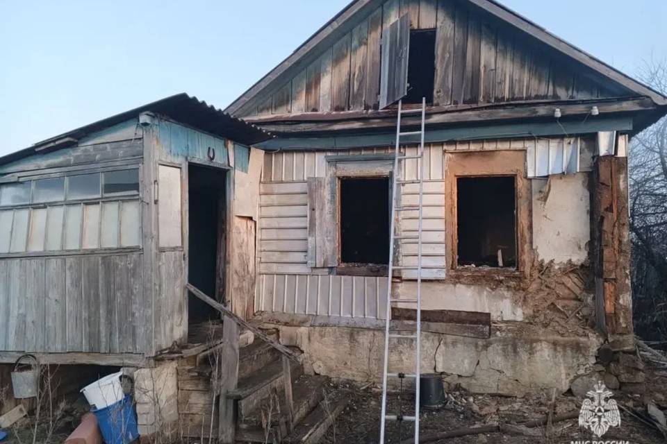 Под Волгоградом курение привело к пожару, в котором погибла женщина