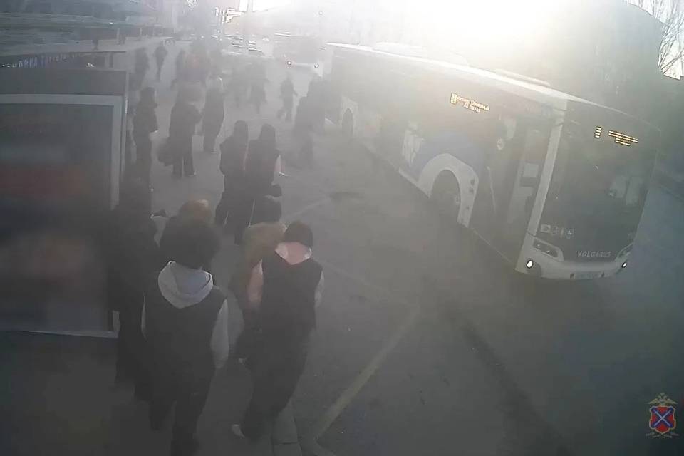 Полиция Волгограда проверяет дебош молодежи в автобусе 14 марта