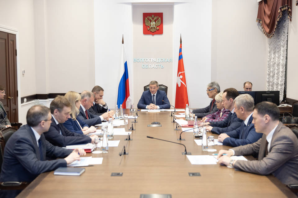 Вопросы повышения качества и доступности медпомощи рассмотрели в Волгоградской области