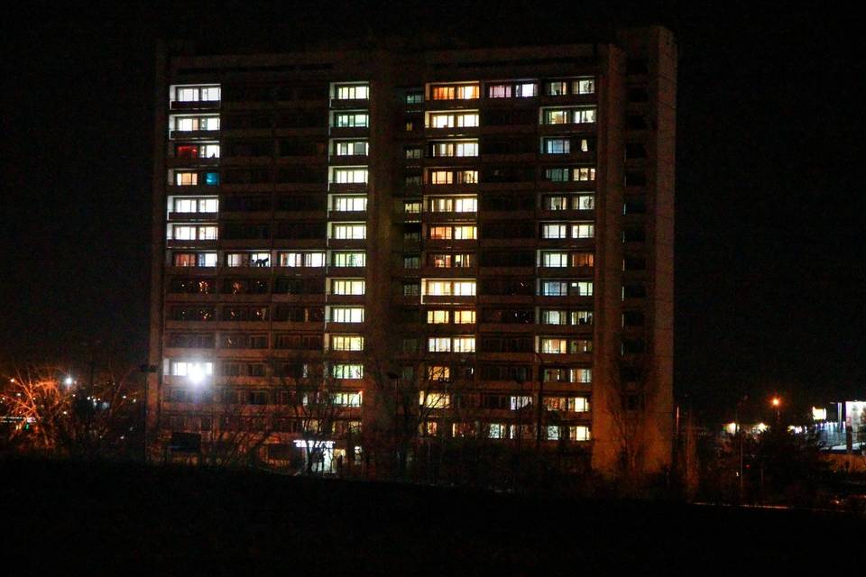 Окна общежития ВолГУ зажглись в виде цифры 40