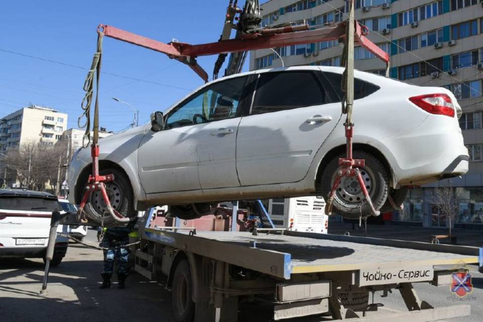 В Волгограде за неделю 800 водителей были пойманы с неправильной тонировкой