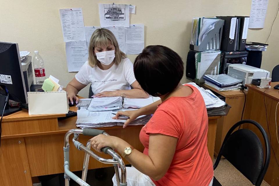 Волгоградцы берут в аренду функциональные кровати и ходунки для восстановления