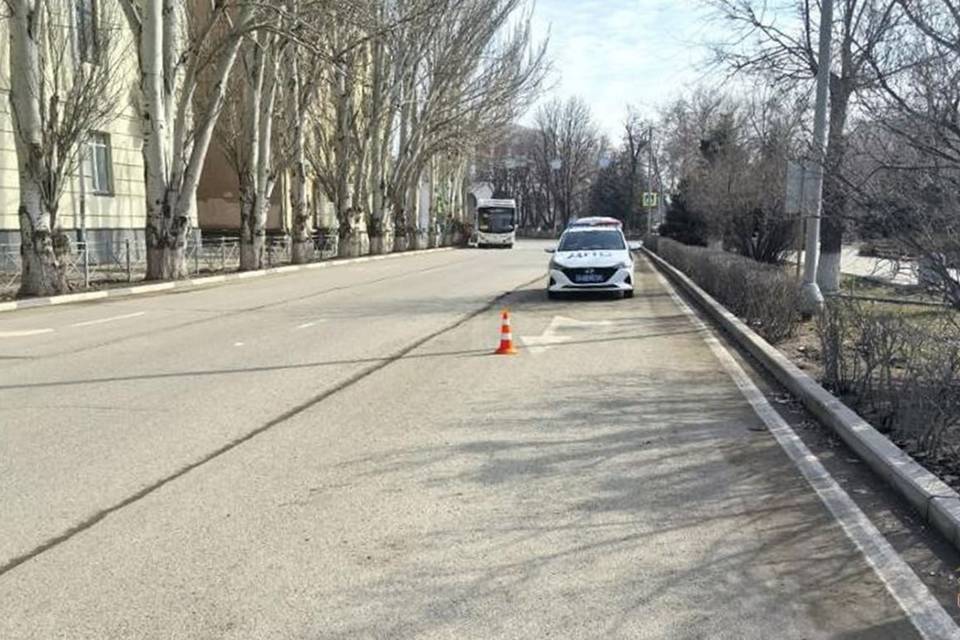 Женщина травмировалась при резком торможении маршрутки в Волжском