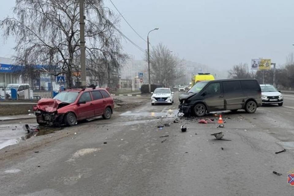 Известно состояние трех пострадавших в ДТП на юге Волгограда