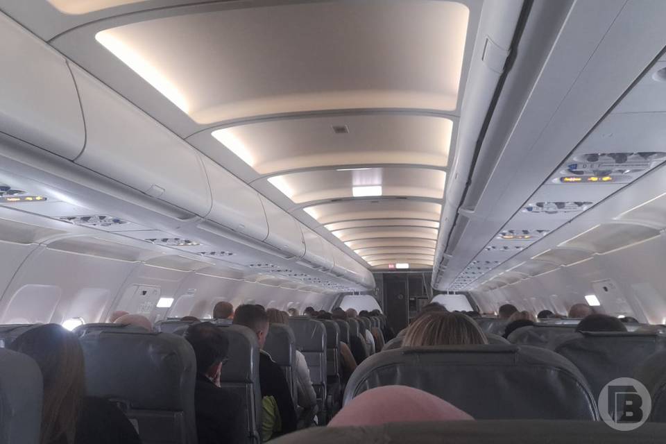 Самолет из Волгограда в Санкт-Петербург вылетел с большой задержкой