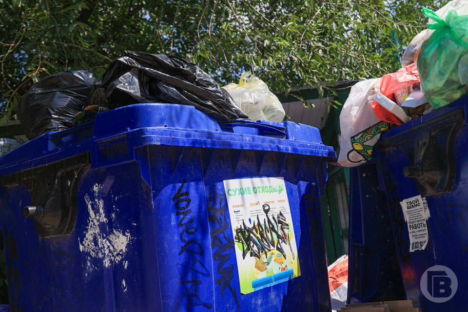 Серия поджогов мусорных баков возобновилась в Волжском