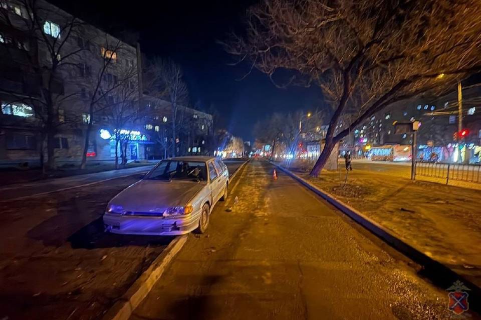 Молодой водитель ВАЗа сбил женщину в Волгограде