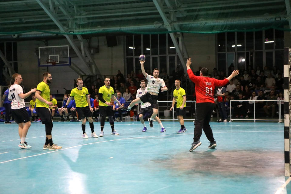 Волгоградский «Каустик» одержал победу над омским «Скифом»