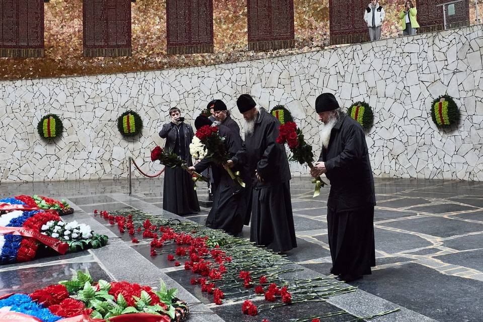 Мамаев курган посетило духовенство из Луганска, Самары, Карелии