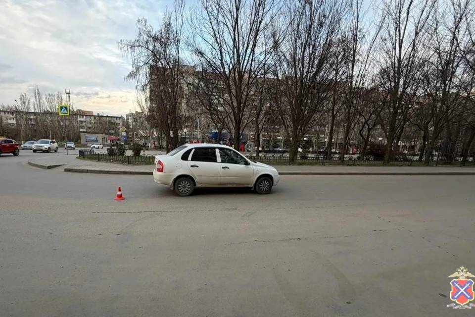 Двух пешеходов, включая ребенка, сбили на юге Волгограда