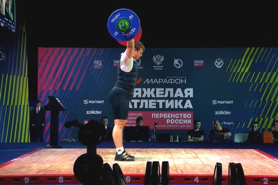 Три золота выиграл волгоградский штангист на первенстве России