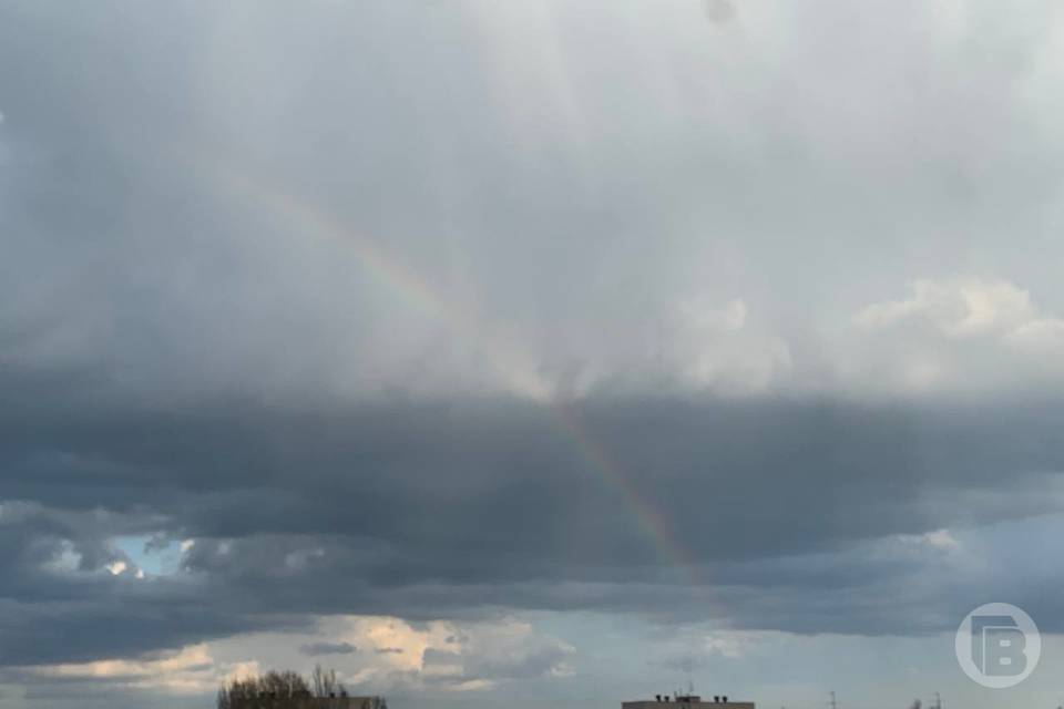 Первую весеннюю радугу увидели в Волгограде: фото
