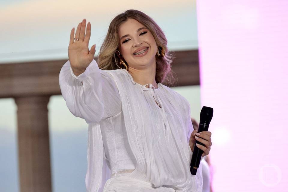 Счастливые и с кольцами: Аня Покров вышла замуж за Артура Бабича