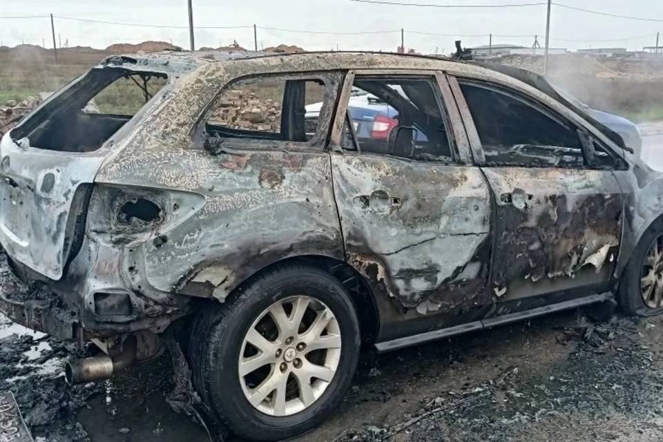 Автомобиль загорелся на севере Волгограда