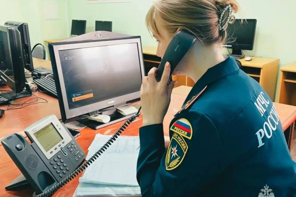 Психологи МЧС отработали действия при ЧС на горячей линии в Волгограде