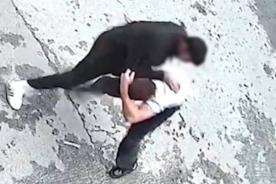 МВД проверяет драку двух мужчин у ночного клуба в Волгограде