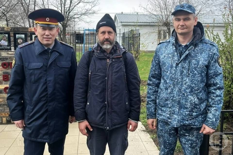 Автор песни про волгоградских комбайнеров дал концерт осужденным