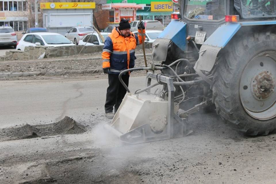 Больше 26 тысяч м² дорожного покрытия восстановили в Волгограде