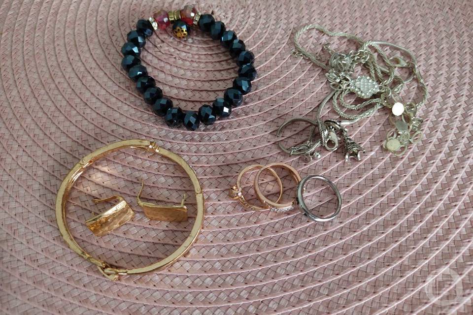 Волжанин подозревается в краже украшений у соседки