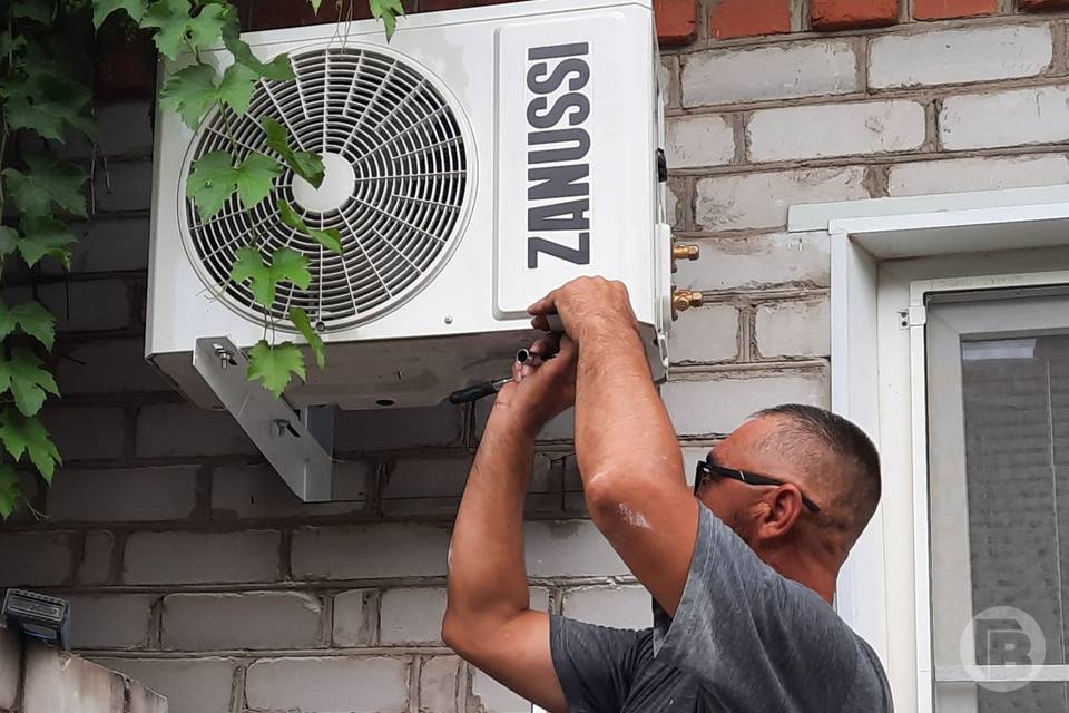 Нужно ли согласовывать установку кондиционера, объяснили волгоградцам