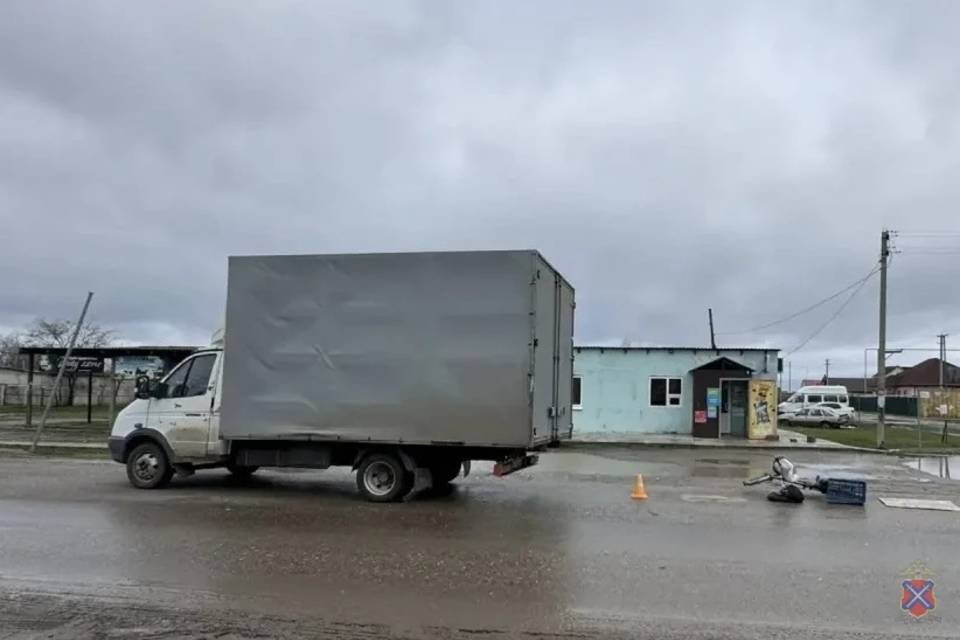 Фургон сдавал назад и задавил велосипедиста под Волгоградом