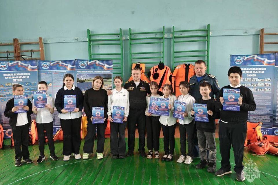 Под Волгоградом школьники осваивают правила безопасности у воды