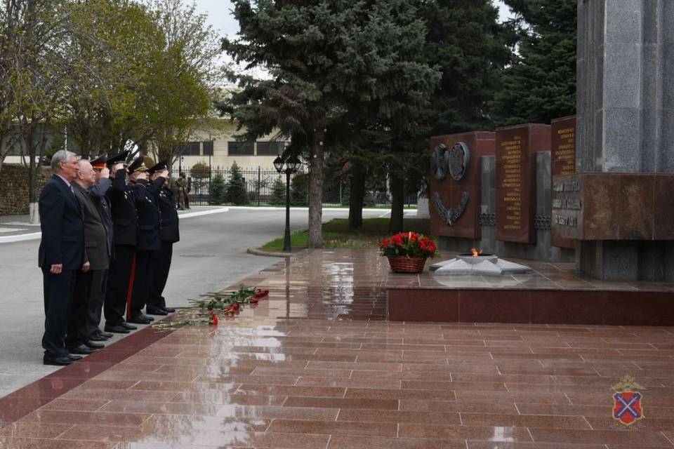 Память погибших полицейских почтили в Волгограде