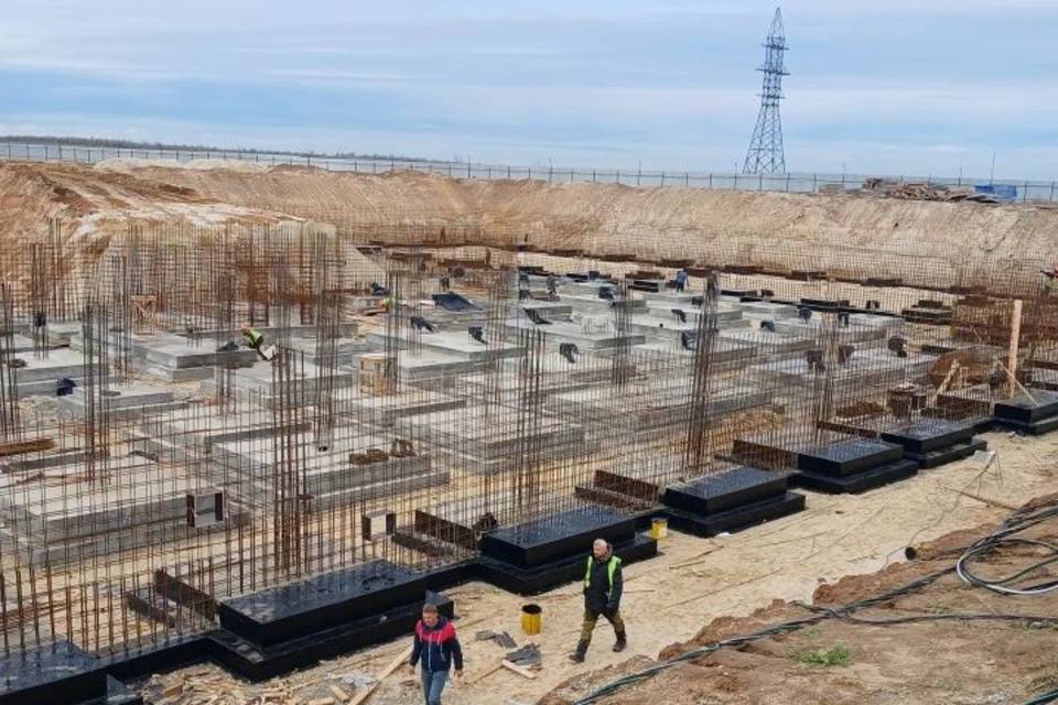 Фундамент новой школы на 1280 мест готов на 84% в Волгограде