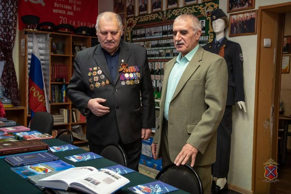 В Волгограде чтят память ветеранов МВД в честь 107-летней годовщины