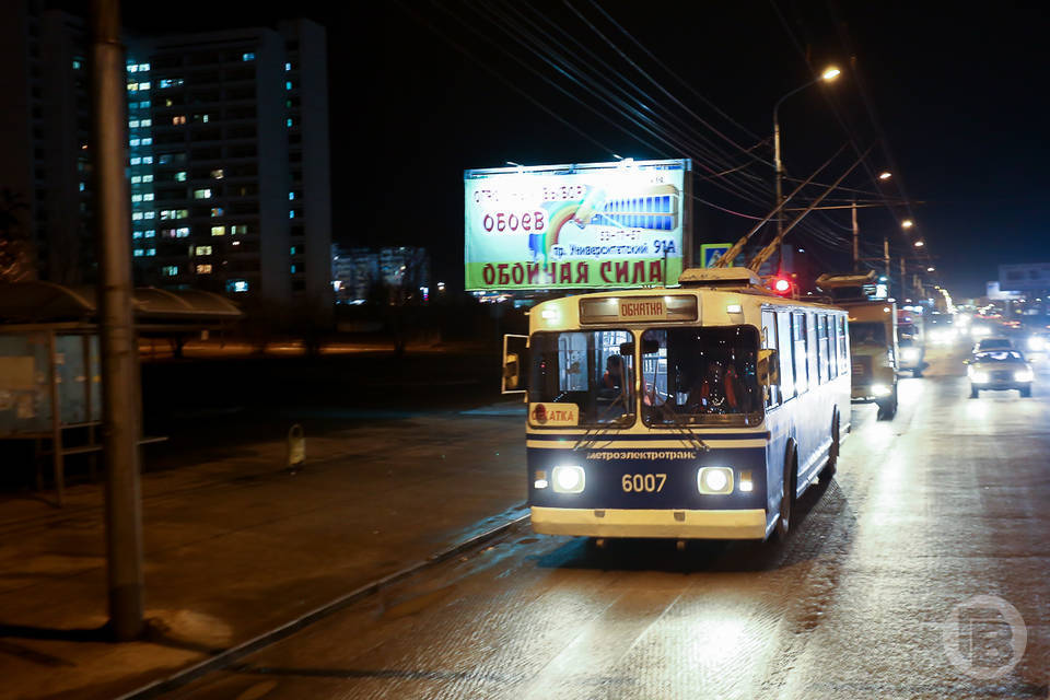 Подростка-зацепера заметили на троллейбусе в Волгограде