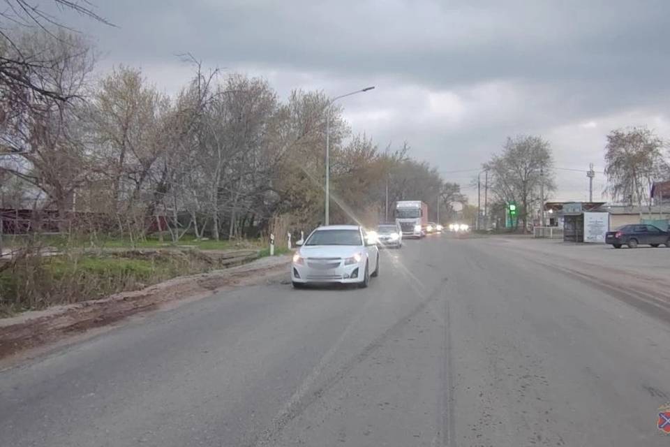 Ребенок на велосипеде попал под колеса иномарки в Волгограде