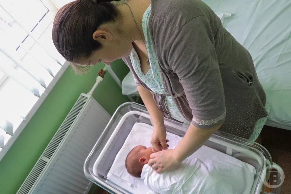 Три двойни появились на свет в волгоградском роддоме