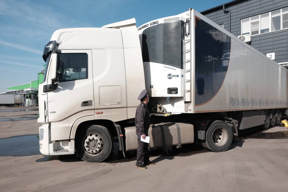 43 тонны премикса отправили из Волгоградской области в Грузию