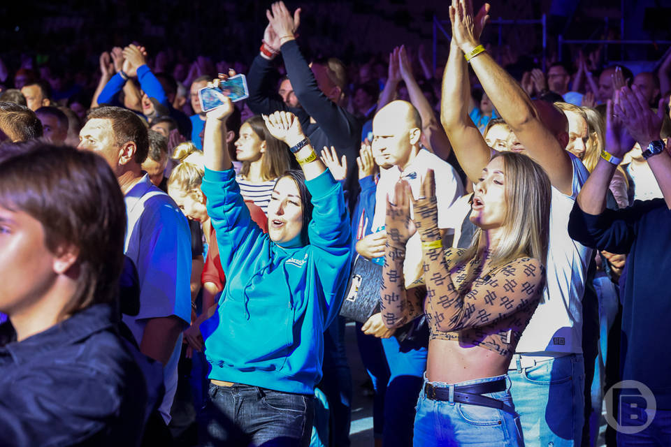 Сотни людей не пустили на концерт ЛСП в Волгограде