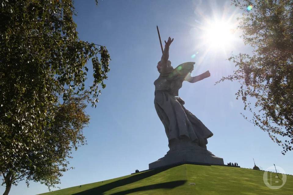 Волгоградцы и тольяттинцы отправились на бесплатную пешеходную экскурсию