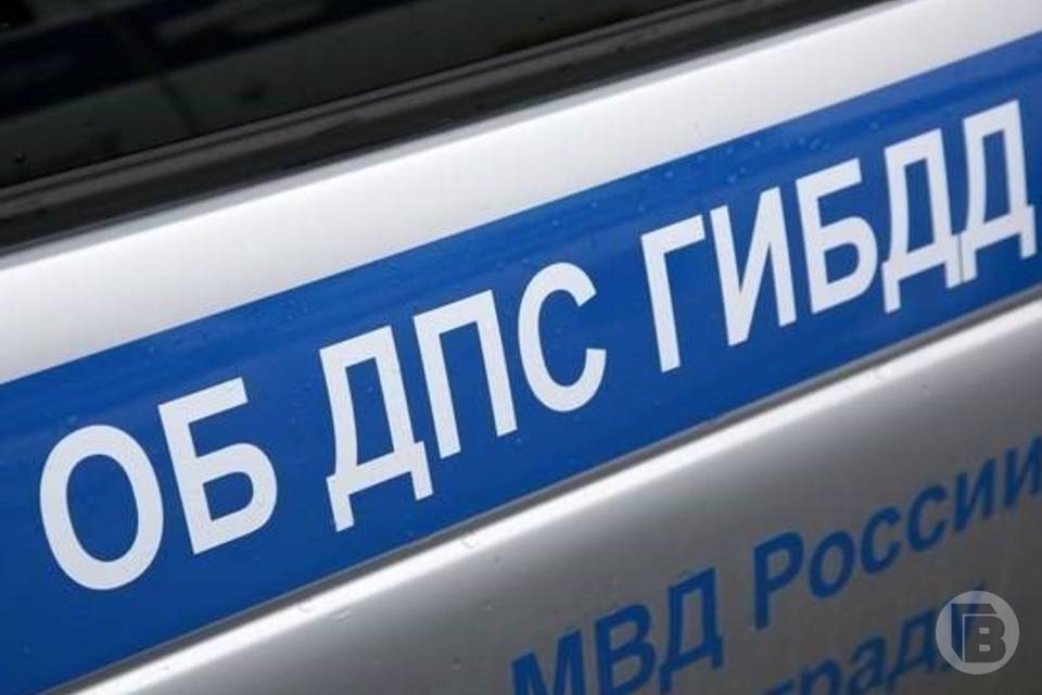 Двух подростков на питбайках остановили в Камышине