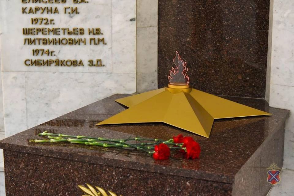 71 имя на стеле: в Волгограде увековечили память сотрудников МВД