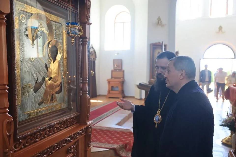 Губернатор Бочаров и волгоградский митрополит Феодор посетили Свято-Вознесенский женский монастырь