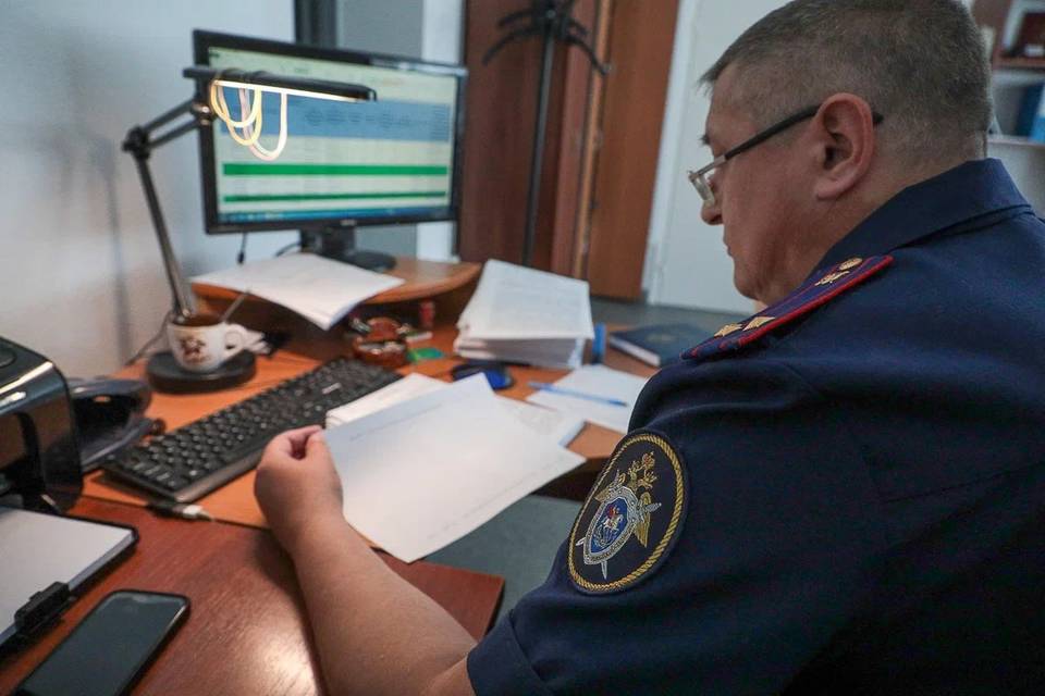 Жена должника помешала приставам арестовать авто под Волгоградом
