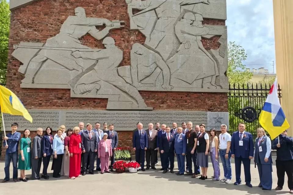 Мемориальную доску защитнику Дома Павлова открыли в Волгограде