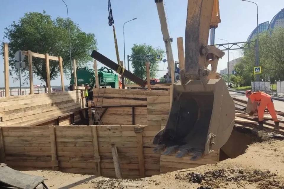 Новый колодец на канализационном трубопроводе устанавливают в Волгограде
