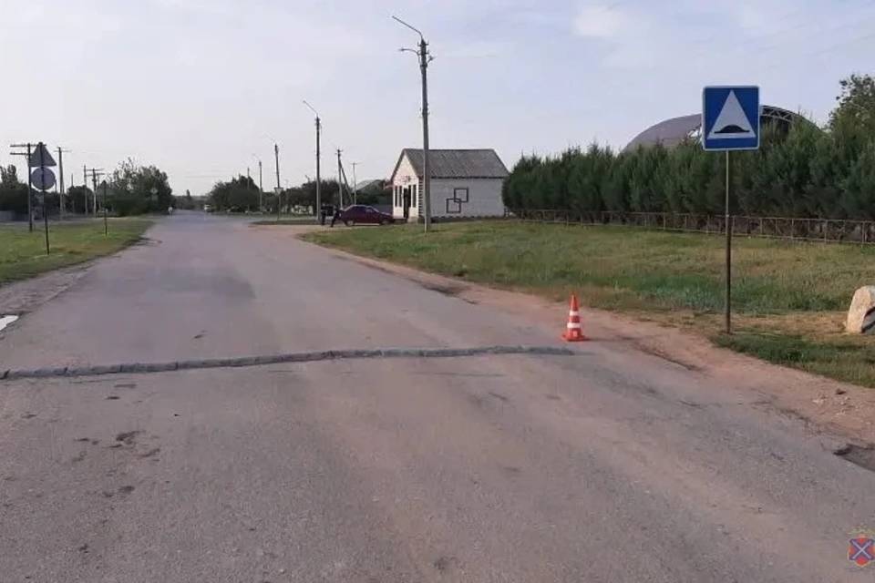 Мотоциклист сбил женщину и скрылся с места ДТП под Волгоградом